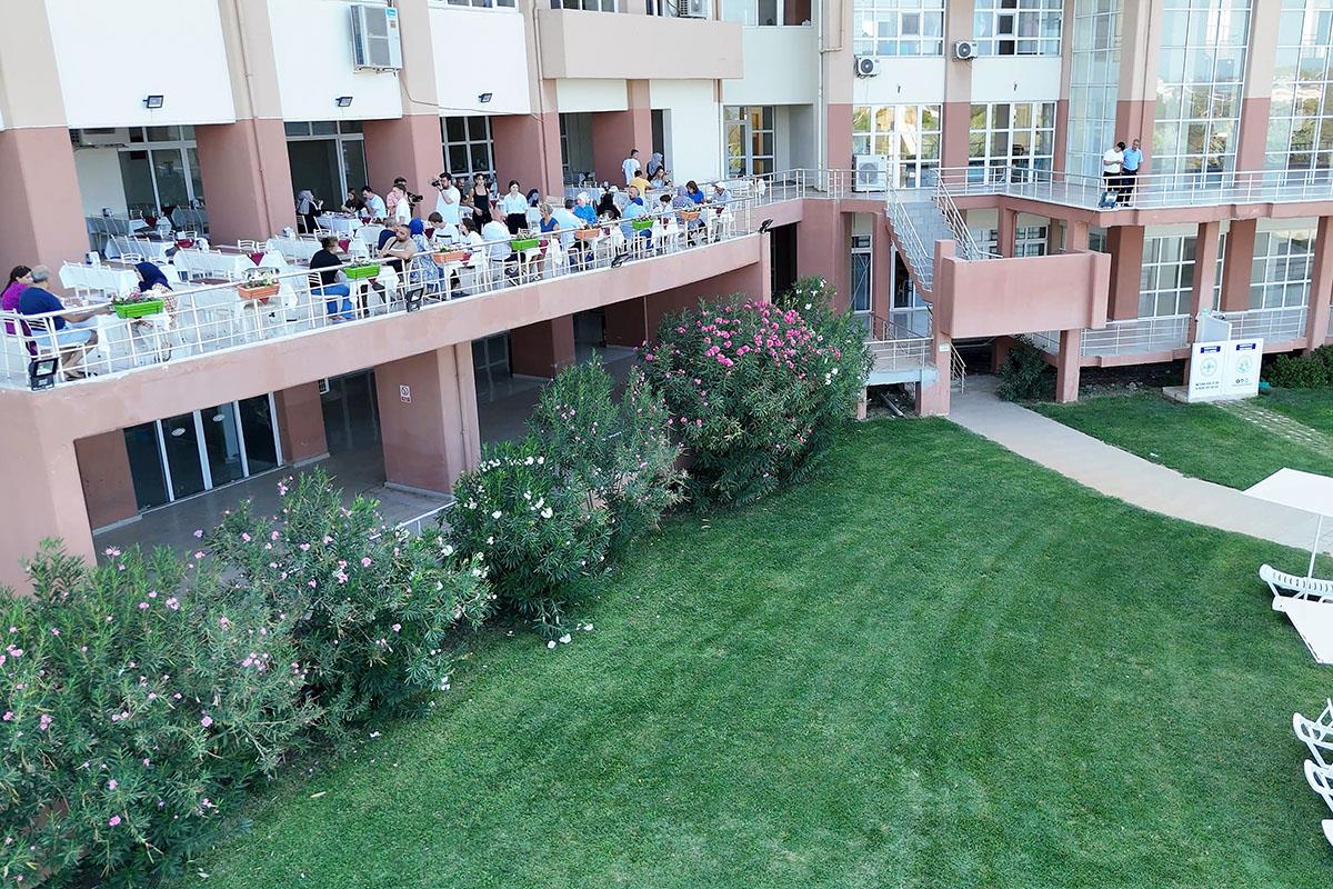 Otel bahçesi ve açık alan