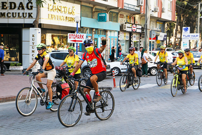 Burhaniye Bisiklet Festivali Yoğun Katılımla Başladı